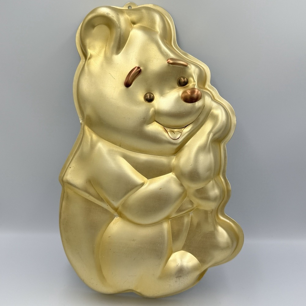 VTG Disney Winnie the Pooh Wilton Cake Pan Disneyana Gold Tone Korea Collect